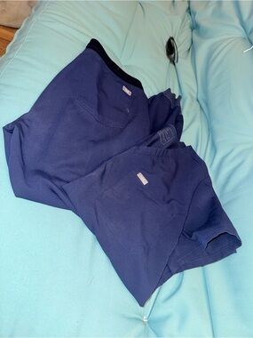 Figs Women's Navy Blue Scrub Set
